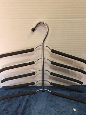 Set Of 4 Amazon Multi-Tier Chrome Pants and Scarf Hanger with Black Foam Arms